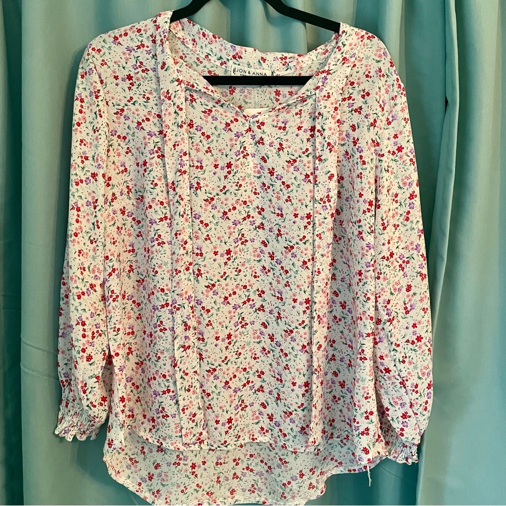 NWT Floral tie long sleeve blouse